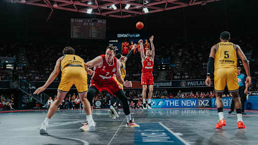 Bilder vom BBL-Heimspiel gegen die MHP RIESEN