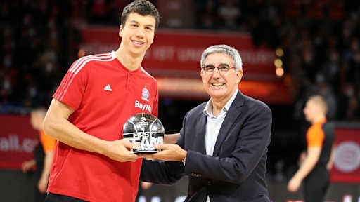 Vladimir Lucic verlängert seinen Vertrag beim FC Bayern Basketball bis 2027.