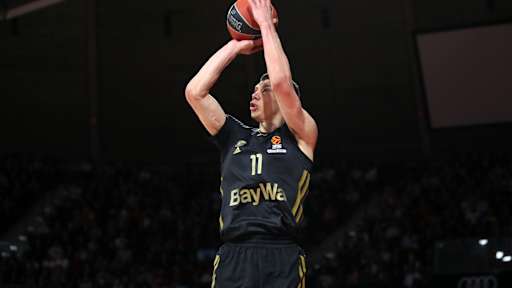 Vladimir Lucic verlängert seinen Vertrag beim FC Bayern Basketball bis 2027.