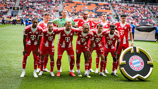 Mannschaftsfoto des FC Bayern vor dem Duell mit Auckland City FC bei der Klub-WM
