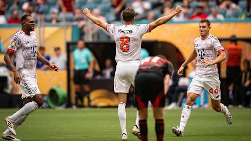 Leon Goretzka jubelt mit erhobenen Armen nach dem Tor zum 3:1 gegen Flamengo