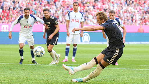 Harry Kane verschießt einen Elfmeter im Testspiel des FC Bayern gegen Tottenham Hotspur.