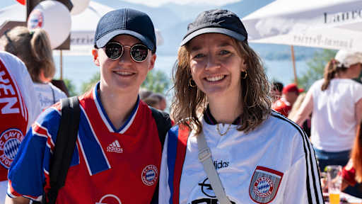 Der Aufstiegsmarsch des FC Bayern am Tegernsee