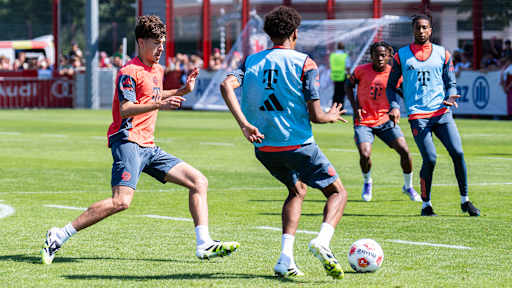 Die Spieler des FC Bayern beim öffentlichen Training am Samstag an der Säbener Straße.