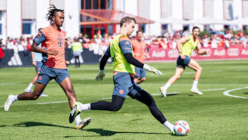 Die Spieler des FC Bayern beim öffentlichen Training am Samstag an der Säbener Straße.