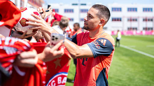 Die Spieler des FC Bayern beim öffentlichen Training am Samstag an der Säbener Straße.