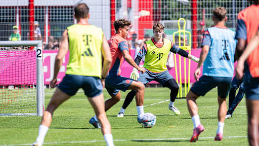 Die Spieler des FC Bayern beim öffentlichen Training am Samstag an der Säbener Straße.