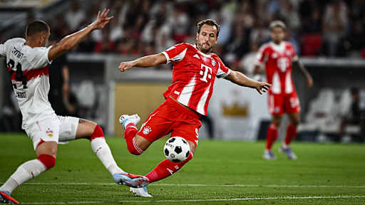 Harry Kane beim Torschuss zu seinem Treffer zum 1:0 während des Franz Beckenbauer-Supercup zwischen dem VfB Stuttgart und dem FC Bayern