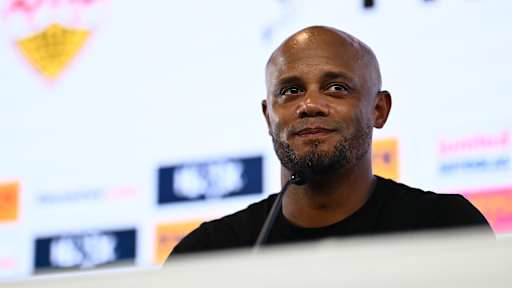 Vincent Kompany spricht auf der PK nach dem Supercup