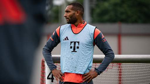 Jonathan Tah im Training des FC Bayern
