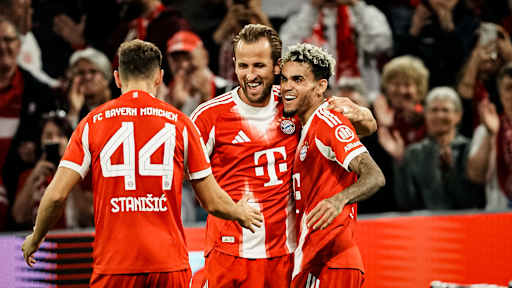 Harry Kane bejubelt seinen zweiten Treffer während des Bundesligaauftakts zwischen dem FC Bayern und RB Leipzig