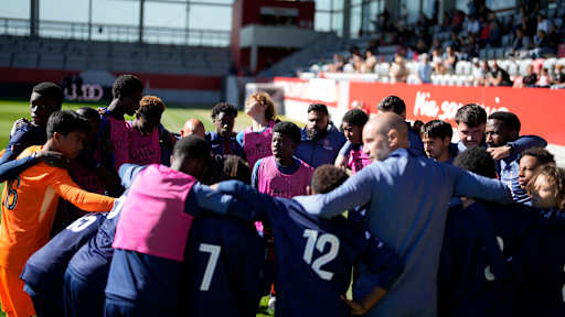 Die Mannschaft von PSG beim U15 Elite Cup am FC Bayern Campus.