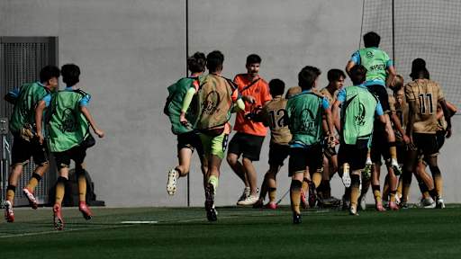 Spieler von Real Sociedad bejubeln ein Tor beim U15 Elite Cup am FC Bayern Campus.