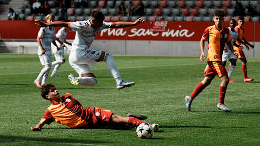 Szene aus dem Spiel FC Bayern vs. Galatasaray Istanbul beim U15 Elite Cup am FC Bayern Campus