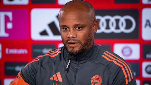 Vincent Kompany spricht im Pressetalk des FC Bayern vor dem Heimspiel gegen den Hamburger SV.