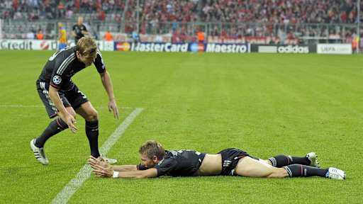 Toni Kroos und Bastian Schweinsteiger jubeln nach einem Tor zum Champions League-Auftakt gegen Valencia