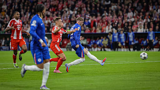 Cole Palmer trifft während des Heimspiels des FC Bayern zum Auftakt in die Champions League gegen den FC Chelsea