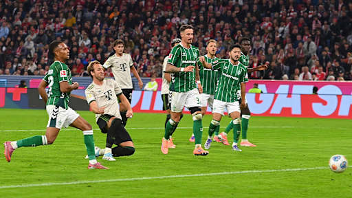 Harry Kane erzielt das Tor zum 3:0 im Bundesliga-Heimspiel des FC Bayern gegen den SV Werder Bremen.