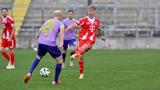 Anton Heinz am Ball.