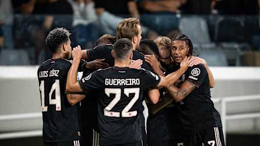 Spieler des FC Bayern jubeln nach einem Tor gegen den FC Pafos