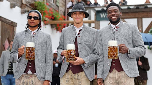 Traditional visit: FC Bayern at Oktoberfest 2025
