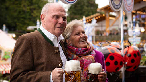 Traditional visit: FC Bayern at Oktoberfest 2025