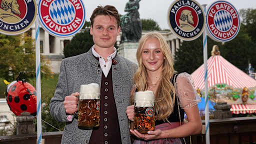 Traditioneller Besuch: Der FC Bayern auf dem Oktoberfest 2025