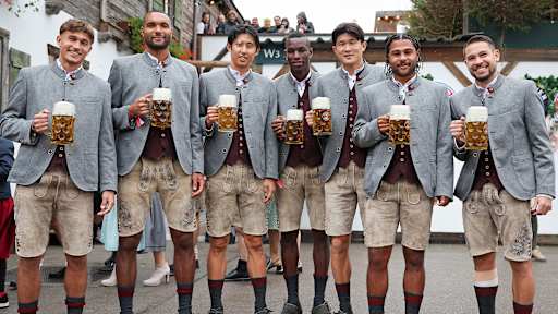 Traditioneller Besuch: Der FC Bayern auf dem Oktoberfest 2025