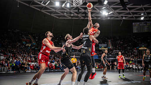 Bilder vom Pokal-Achtelfinale gegen Braunschweig