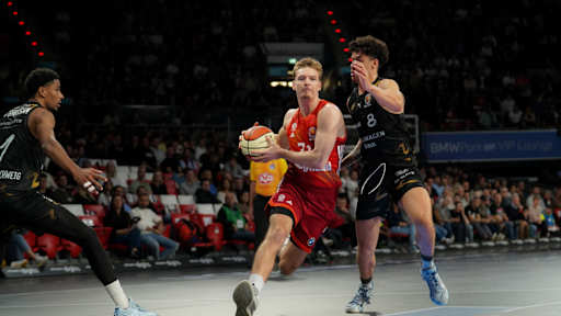 Bilder vom Pokal-Achtelfinale gegen Braunschweig