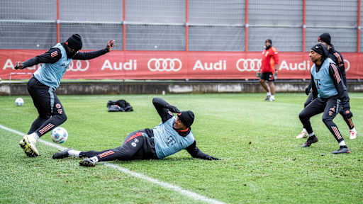 Best of Vincent Kompany beim FC Bayern zu seiner Vertragsverlängerung