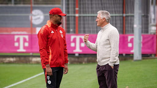 Best of Vincent Kompany beim FC Bayern zu seiner Vertragsverlängerung