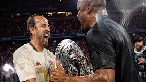 Best of Vincent Kompany beim FC Bayern zu seiner Vertragsverlängerung