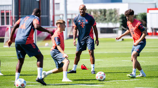 Best of Vincent Kompany beim FC Bayern zu seiner Vertragsverlängerung