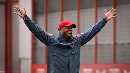 Best of Vincent Kompany beim FC Bayern zu seiner Vertragsverlängerung