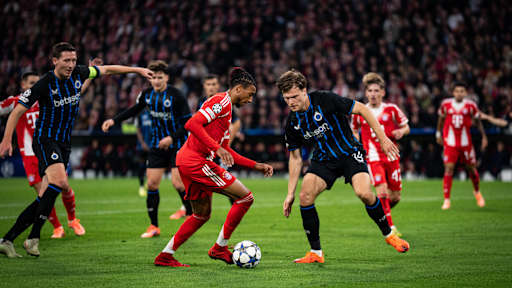 Michael Olise am Ball gegen Brügge