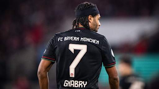 Serge Gnabry im DFB-Pokal-Spiel des FC Bayern beim 1. FC Köln.