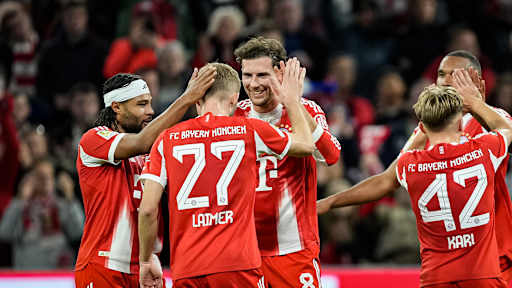 Leon Goretzka, Konrad Laimer und Co. jubeln während des Topspiels der Bundesliga des FC Bayern gegen Bayer 04 Leverkusen