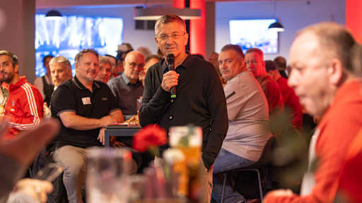Präsident Herbert Hainer beim Weißwurstfrühstück des FC Bayern für Mitglieder vor der Jahreshauptversammlung 2025
