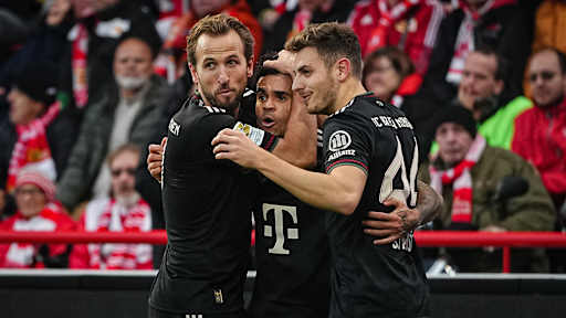 Luis Díaz, Harry Kane und Co. jubeln während des Auswärtsspiels des FC Bayern in der Bundesliga bei Union Berlin