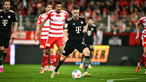 Joshua Kimmich mit Ball am Fuß während des Auswärtsspiels des FC Bayern in der Bundesliga bei Union Berlin