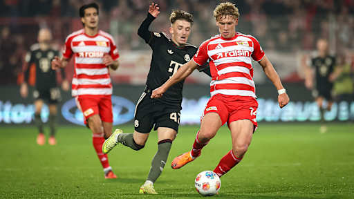 Lennart Karl im Zweikampf während des Auswärtsspiels des FC Bayern in der Bundesliga bei Union Berlin