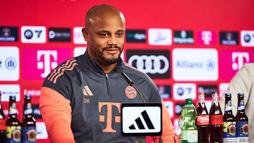 Vincent Kompany spricht im Pressetalk vor dem Stuttgart-Spiel