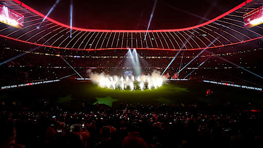 Weihnachtliche Stimmung in der Allianz Arena nach dem Heimspiel des FC Bayern gegen den 1. FSV Mainz 05 in der Bundesliga