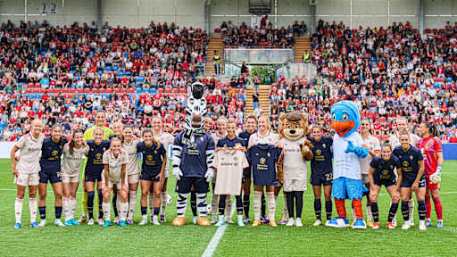 Die FC Bayern Frauen absolvierten im August 2024 ein Testspiel gegen Juventus in Unterhaching (0:0).
