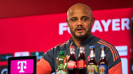 Vincent Kompany spricht im Pressetalk des FC Bayern