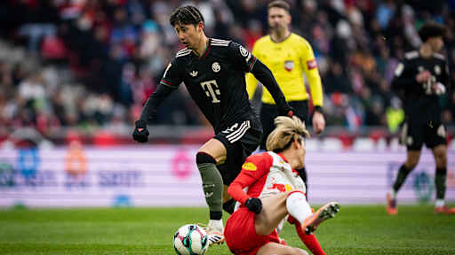 Hiroki Ito am Ball im Testspiel des FC Bayern bei Red Bull Salzburg