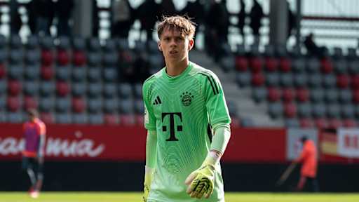 Leonard Ruland schaut nach vorne.