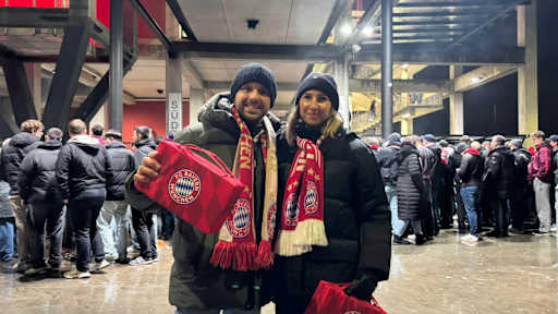 FC Bayern Fans in Köln vor dem Stadion