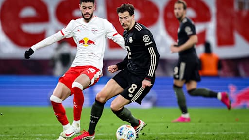 Leon Goretzka mit Ball am Fuß während des Gastspiels des FC Bayern in der Bundesliga bei RB Leipzig